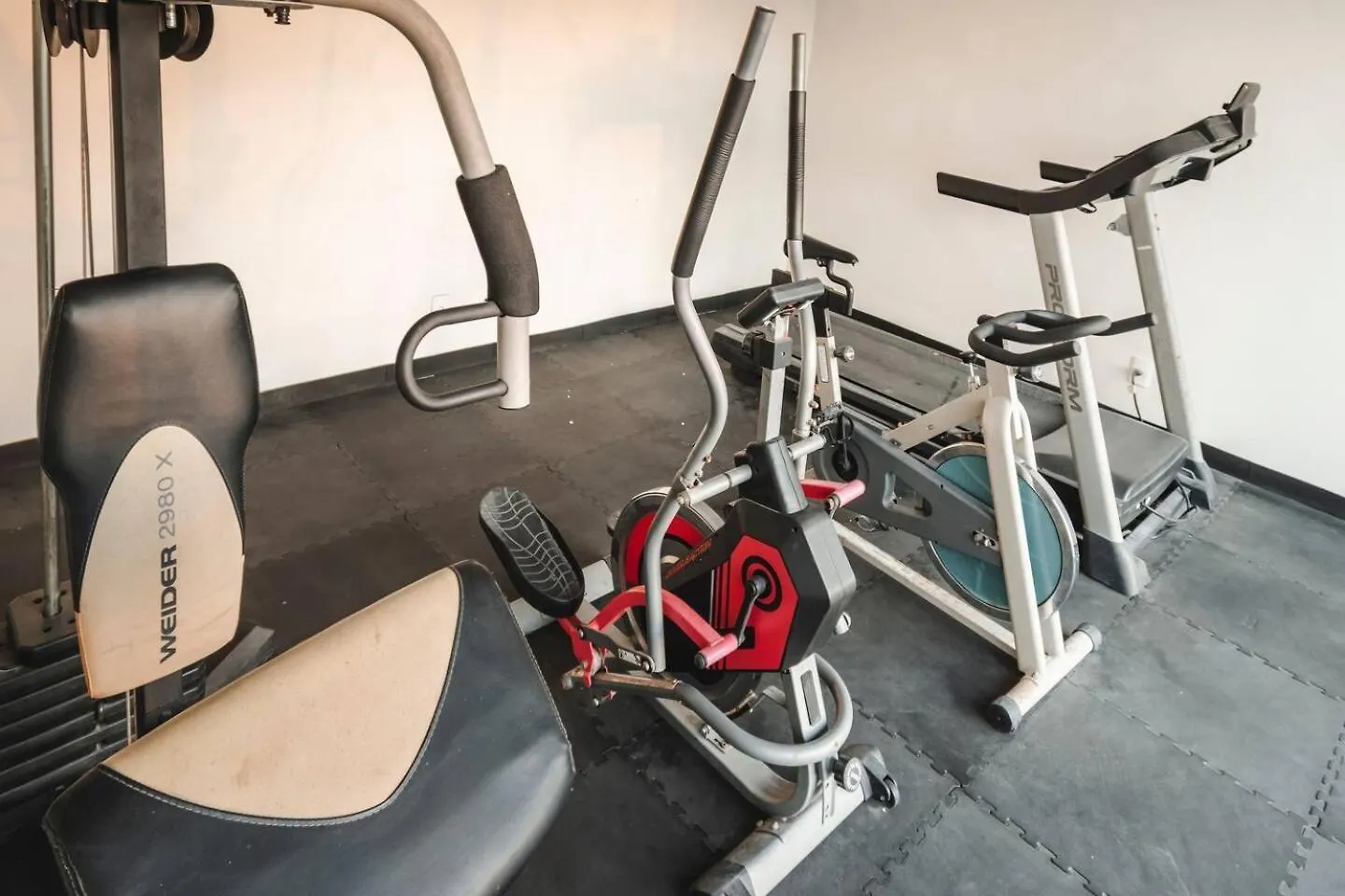 Estudio, Wifi, Tv, Cocina, Gym, Alberca, Seguridad Playa del Carmen Apartment